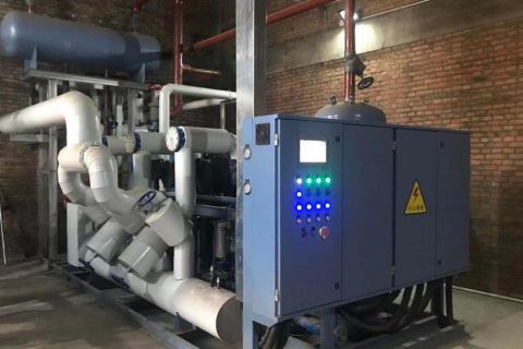 制冷设备调试现场